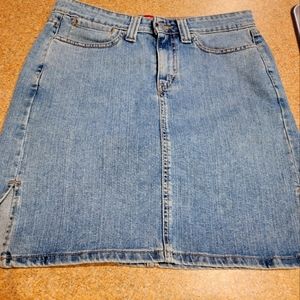 Levi's Denim Skirt. Stretch Sz 8